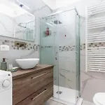 X4-self Check-in-m2 Famagosta-ac